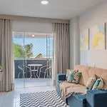 Apto De 2 Quartos - Van Piaget #302 By Carpediem